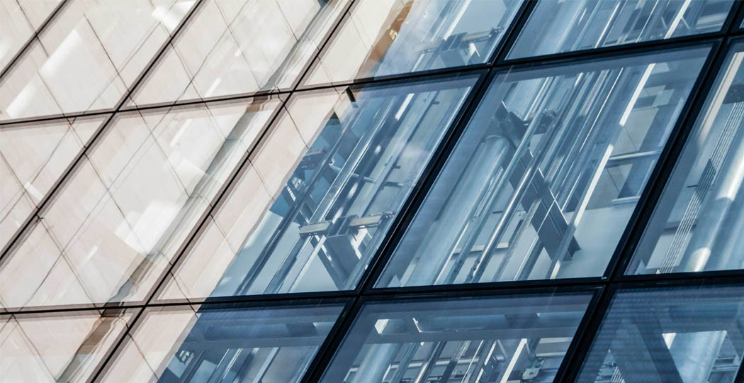 cirkulära lösningar - bild på glasfasad